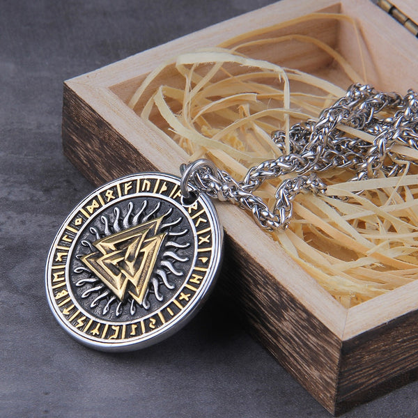 Joyería vikinga nórdica que nunca se desvanece: colgante Valknut de Odín con runa y hacha vikinga