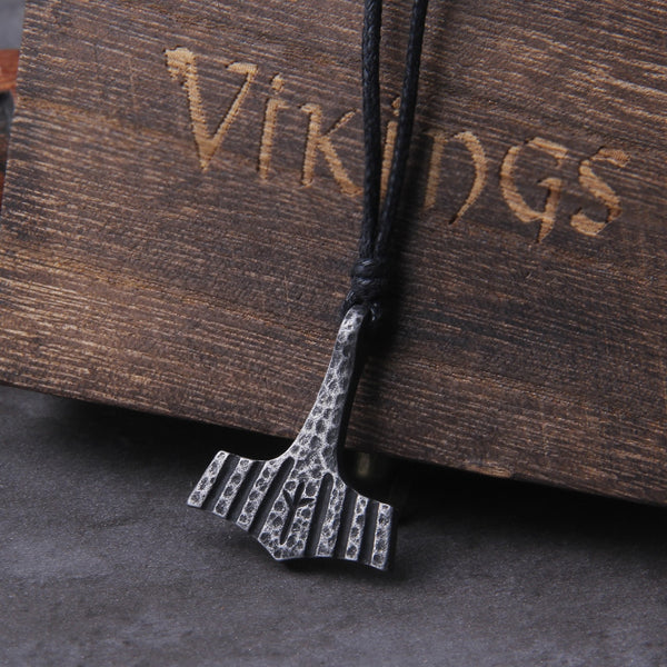 Collar Mjolnir del martillo de Thor de hierro gris que nunca se desvanece