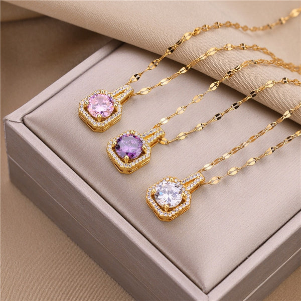Collar con colgante de circonita de cristal de tres colores y cadena de clavícula de alta calidad.