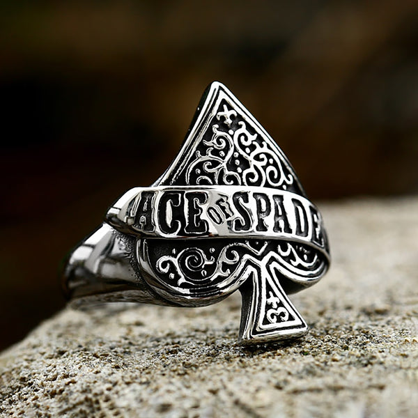 Anillo de naipes de acero inoxidable estilo punk con espada negra de la suerte para hombre