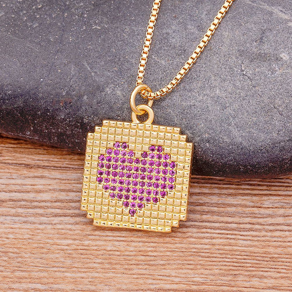 Collar de cadena con colgante de corazón de circonita micropavé de lujo ligero para mujer