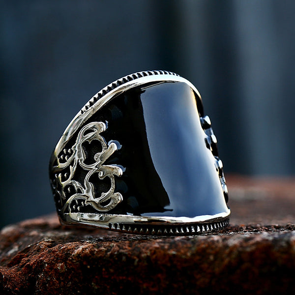 Anillo clásico de motociclista punk de acero inoxidable para hombre, color negro, con patrón tallado vintage