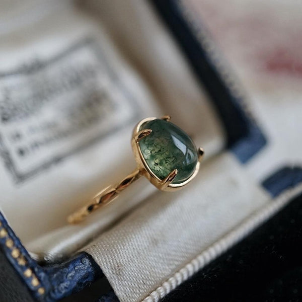 Anillo de mujer con gotas de agua verde algas calcedonia natural modelo de verano
