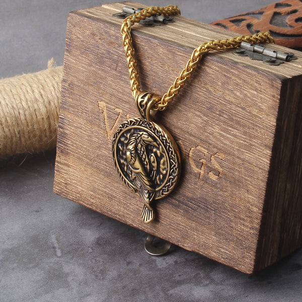 Collar de cuervo y águila de color dorado para hombre, amuleto vikingo de cuervo, colgante de acero inoxidable con runa de Odín.