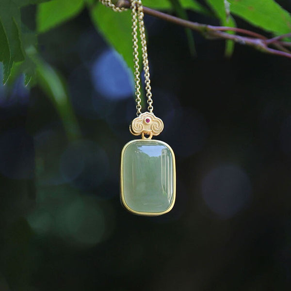 Collar con colgante geométrico de nube auspiciosa de jaspe hetiano natural para mujer
