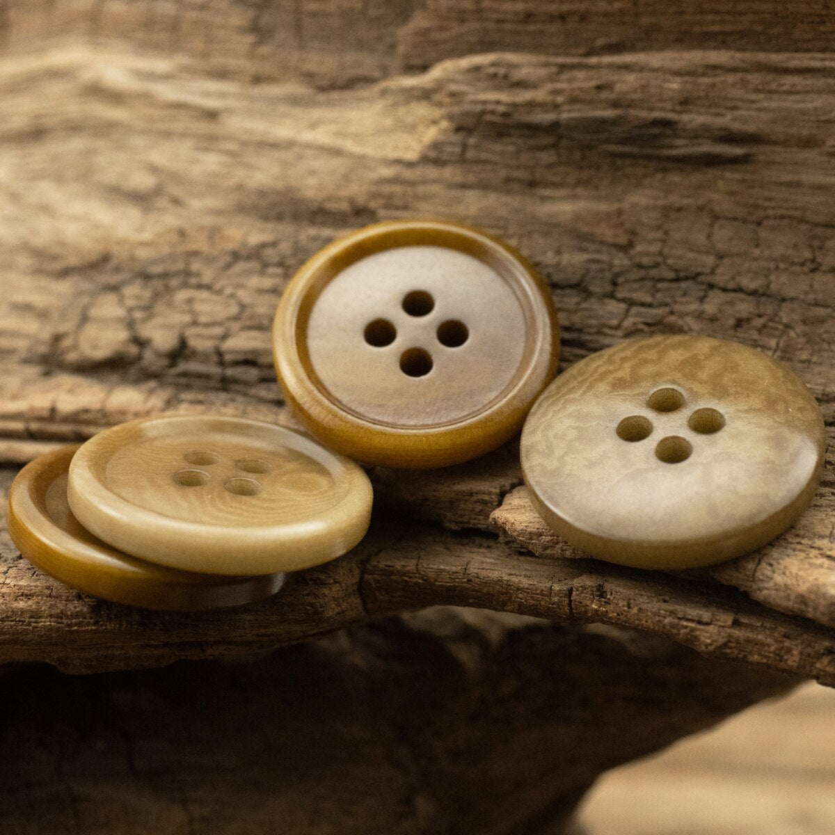 5pcs/lot Khaki Casual Buttons  4 Hole Round Natural Buttons