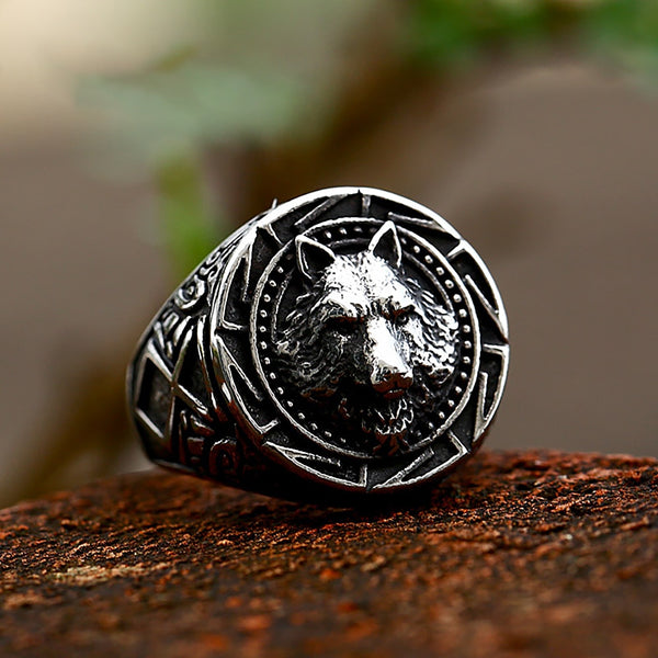 Anillo de cabeza de lobo antiguo con relieve vikingo gótico vintage para hombre