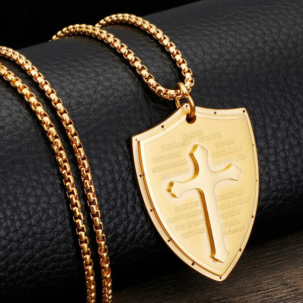 Collar con colgante de cruz y escudo de acero inoxidable chapado en oro para hombres y mujeres