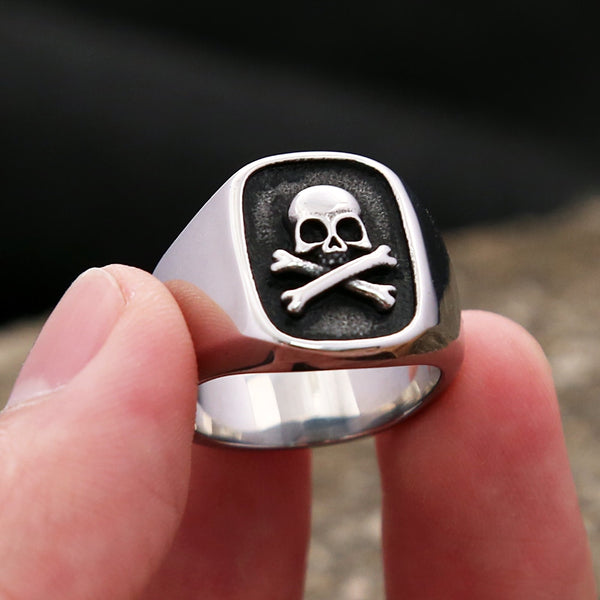 Anillo de calavera de acero inoxidable 316L sencillo y moderno para hombres y mujeres.