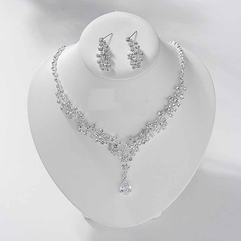 Pearl Necklace Stud Earrings Choker Pendant Romantic Wedding Sets