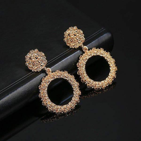 Pendientes vintage de clip para mujer, grandes y redondos, con diseño llamativo.