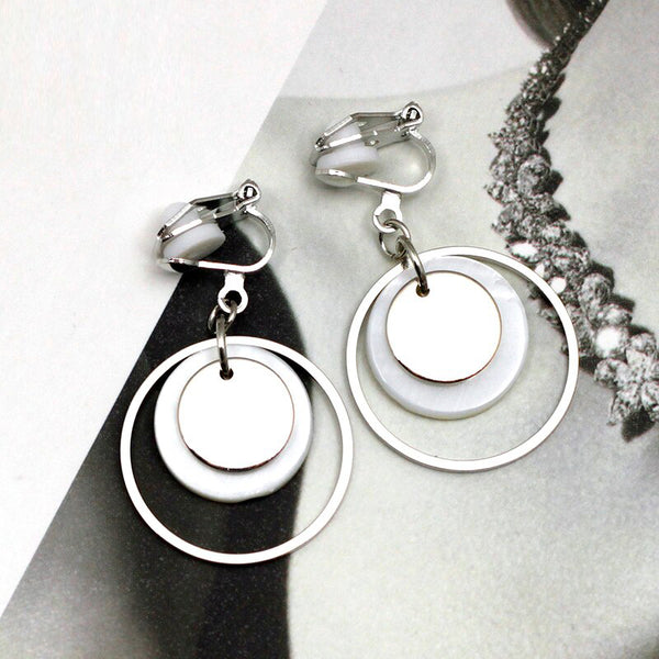 Pendientes geométricos de concha natural con clip, sin perforar, de metal, redondos.