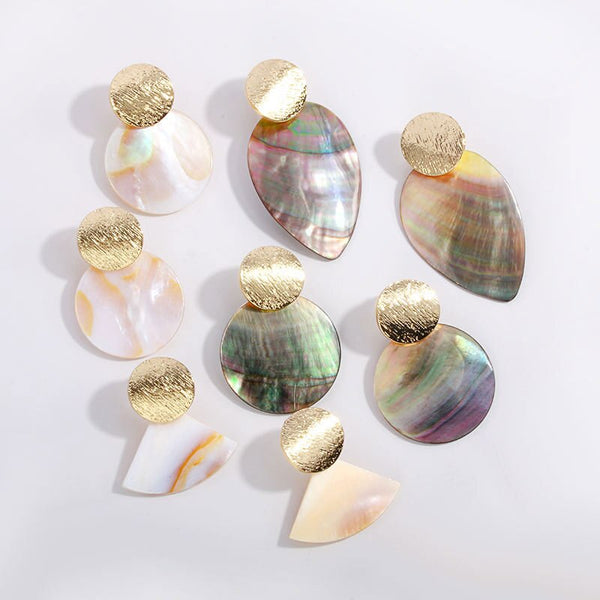 Pendientes de clip geométricos con perlas y conchas para bodas de moda