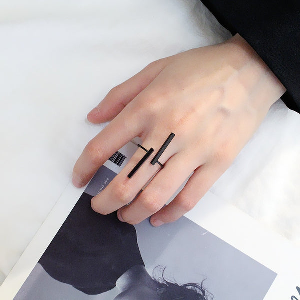 Anillos de dedo con apertura ajustable en oro con geometría simple y creativa