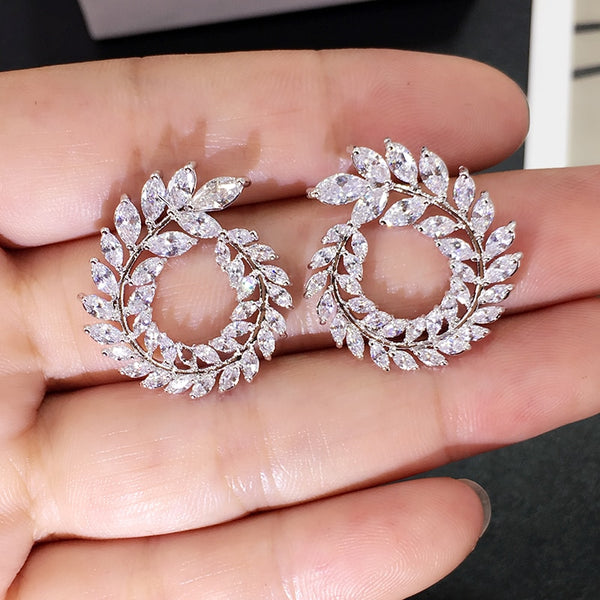 Pendientes llamativos de diamantes de imitación de 10 colores