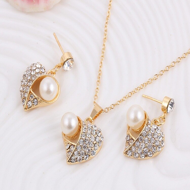 Romantic Pearl Heart Pattern Rhinestone Earrings Necklace Set
