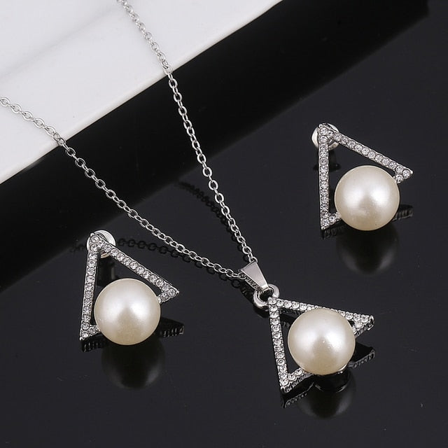 Classic Imitation Pearl necklace Gold Color jewelry set