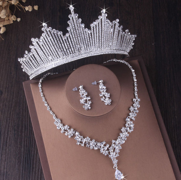 Conjunto de tiaras, pendientes y collar con corona de circonita cúbica de cristal de color plata de lujo