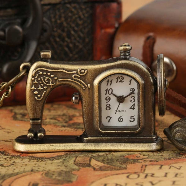 Reloj de bolsillo de cuarzo con máquina de coser antigua