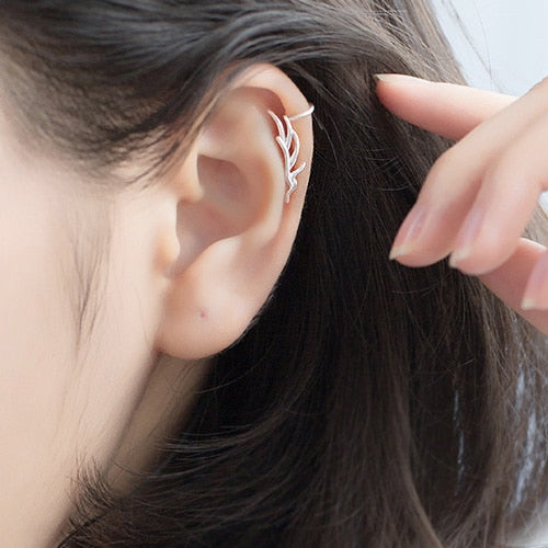 Pendientes de clip con forma de hoja hueca en plata de ley 925