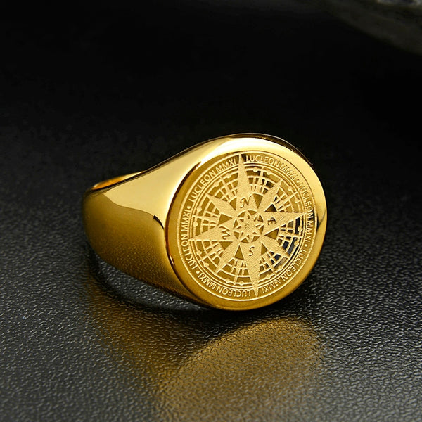 Anillo para hombre con brújula de diseño sencillo