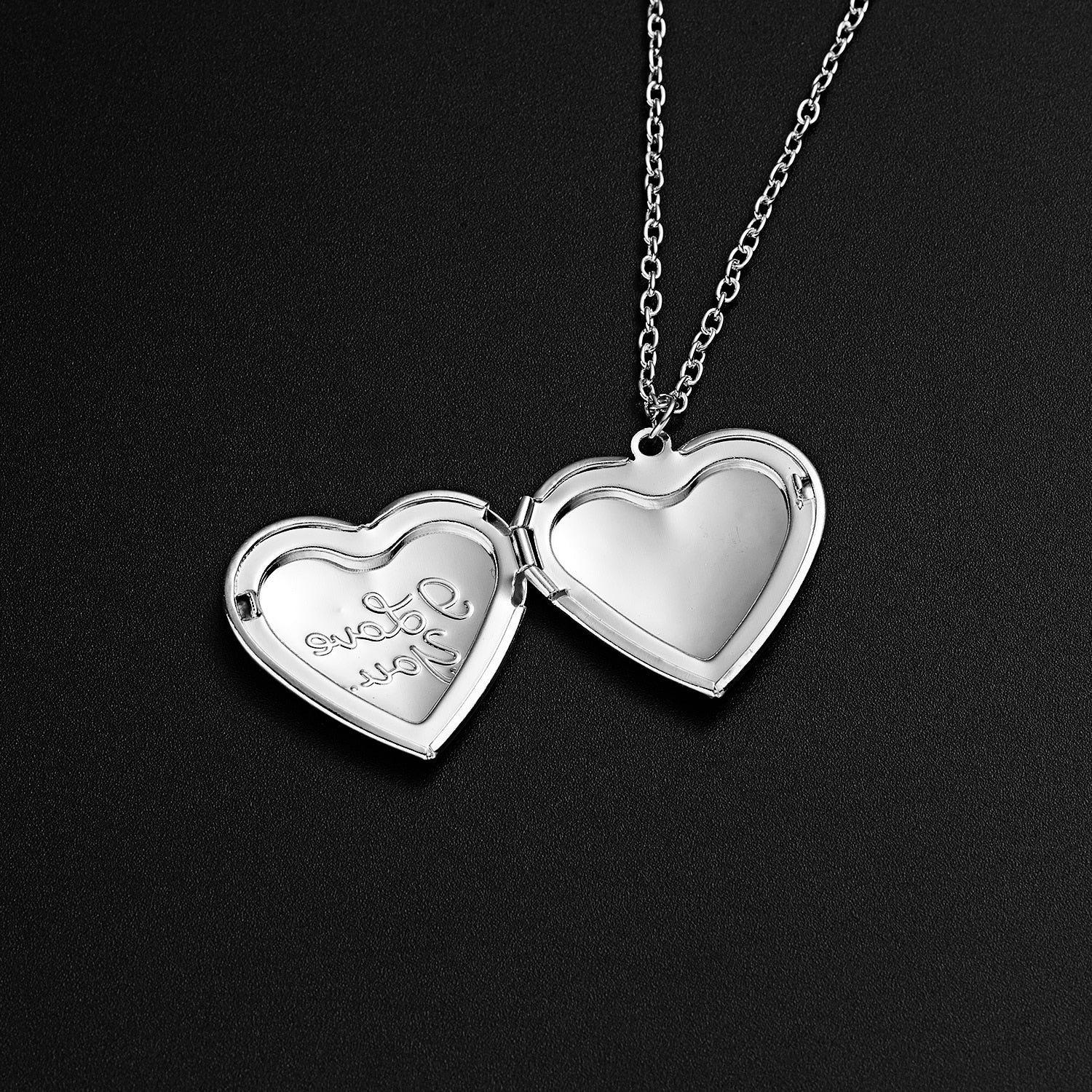 Unique Carved Design Heart-shaped Photo Frame Pendant Necklace