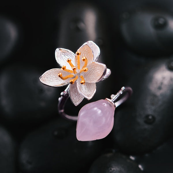 Anillo de flor con piedras preciosas de aventurina natural
