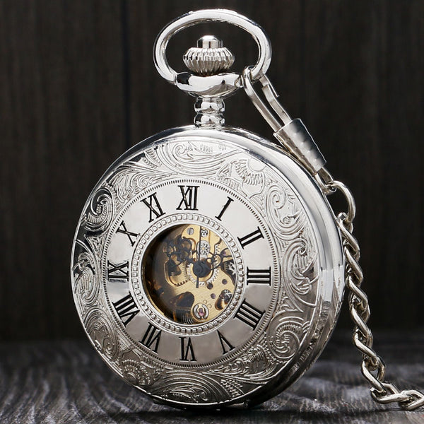 Reloj de bolsillo mecánico vintage de plata con números romanos