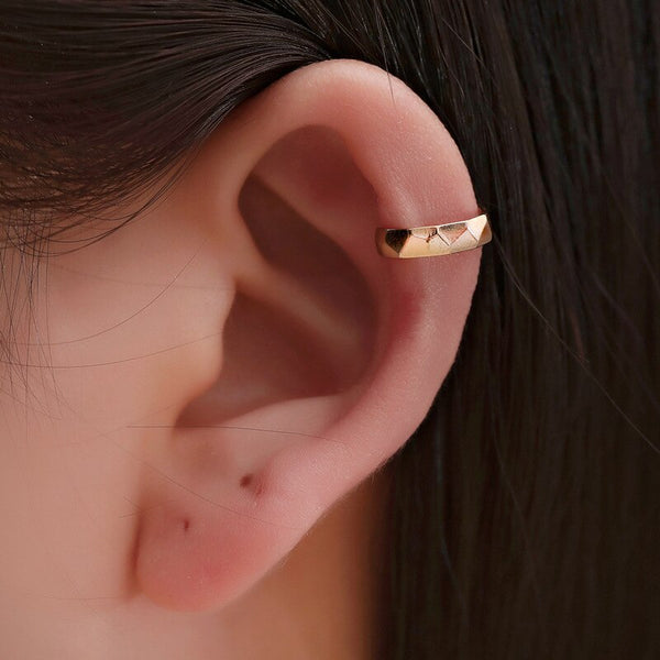 Pendientes de cartílago de oro macizo de moda con forma de puño de oreja con círculo geométrico