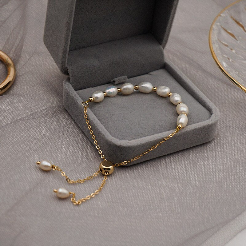 Minimalist Design Natural Pearl Gold Bracelet