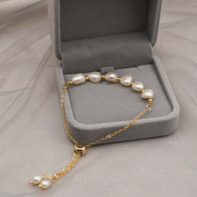 Minimalist Design Natural Pearl Gold Bracelet