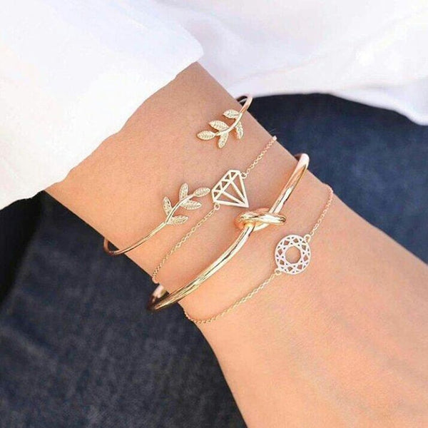 Pulsera con dije de cadena y eslabones de mano con nudo de hoja de Bohemia a la moda