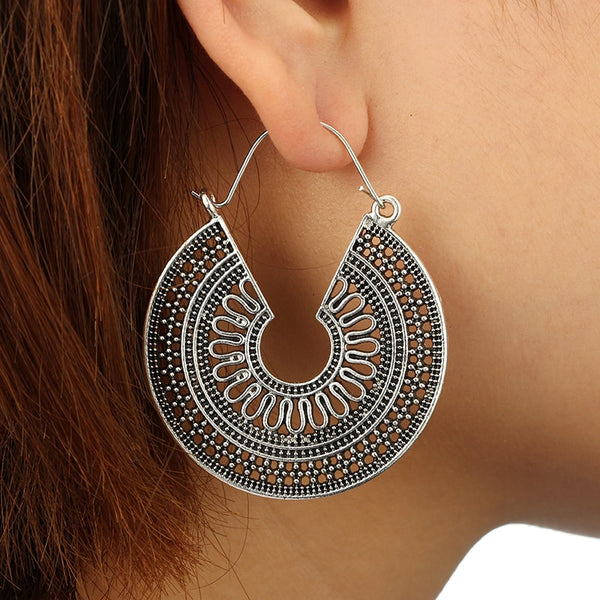 Pendientes colgantes huecos de metal color oro y plata vintage