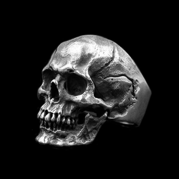 Anillo de calavera calvario para hombre