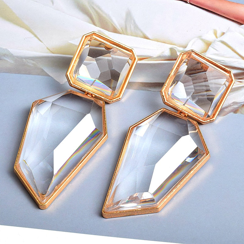A Clear And Pure Resin Drop Earrings