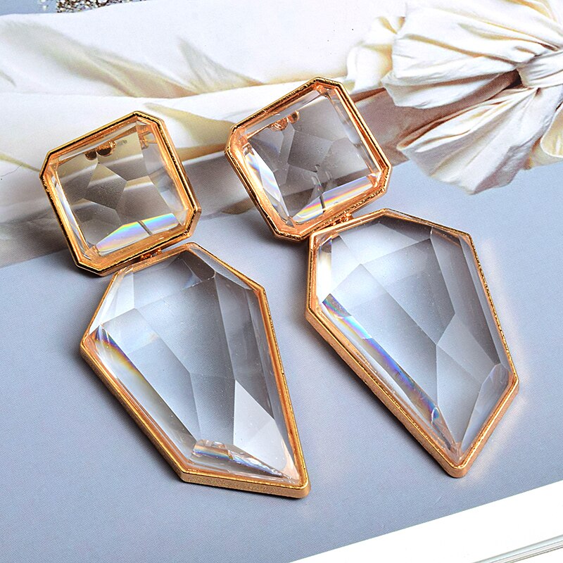A Clear And Pure Resin Drop Earrings