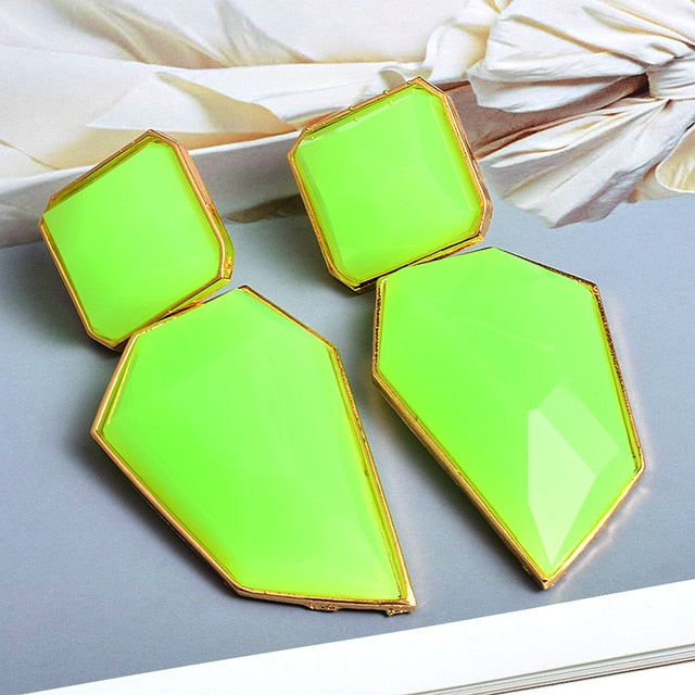 A Clear And Pure Resin Drop Earrings