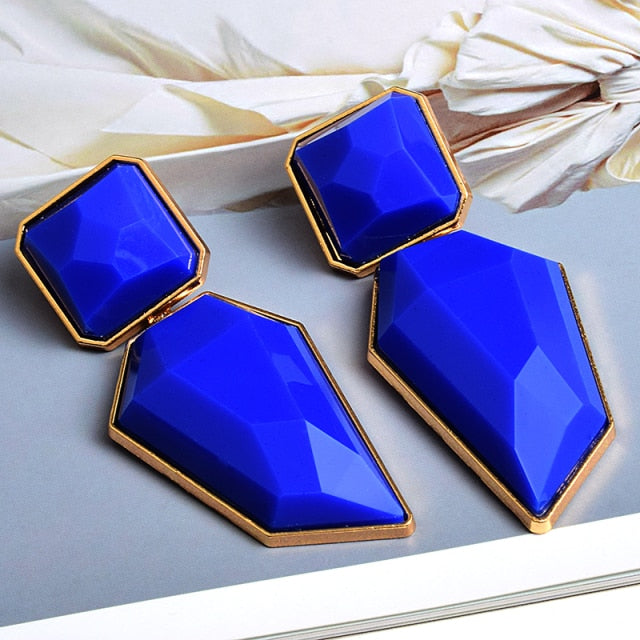 A Clear And Pure Resin Drop Earrings