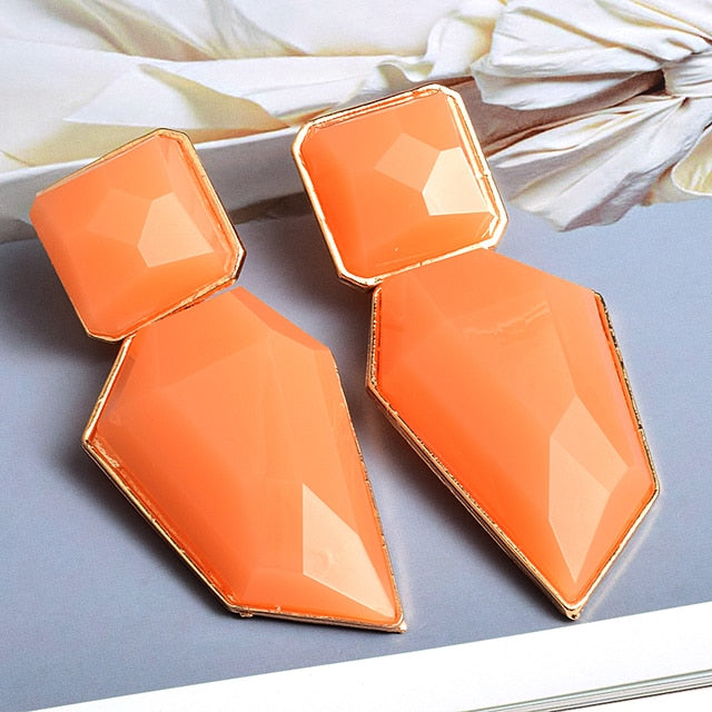 A Clear And Pure Resin Drop Earrings
