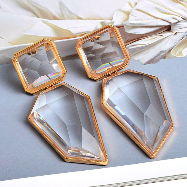 A Clear And Pure Resin Drop Earrings