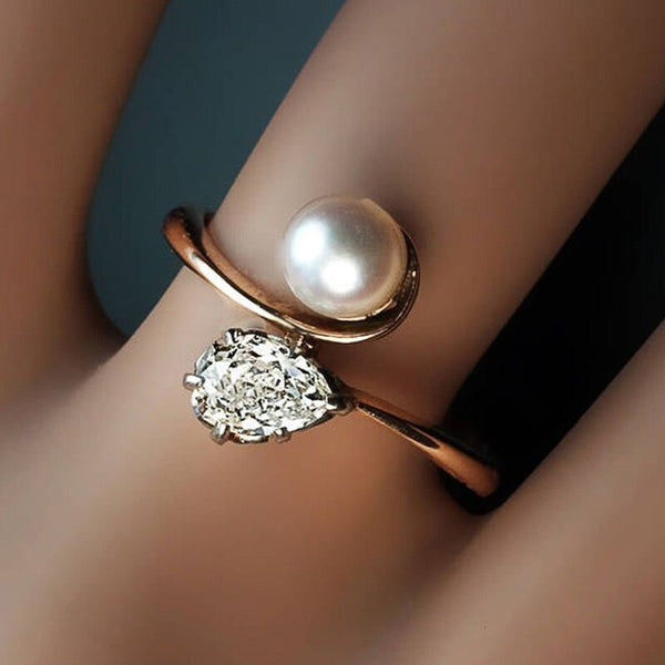Anillo de oro rosa para mujer de novela romántica