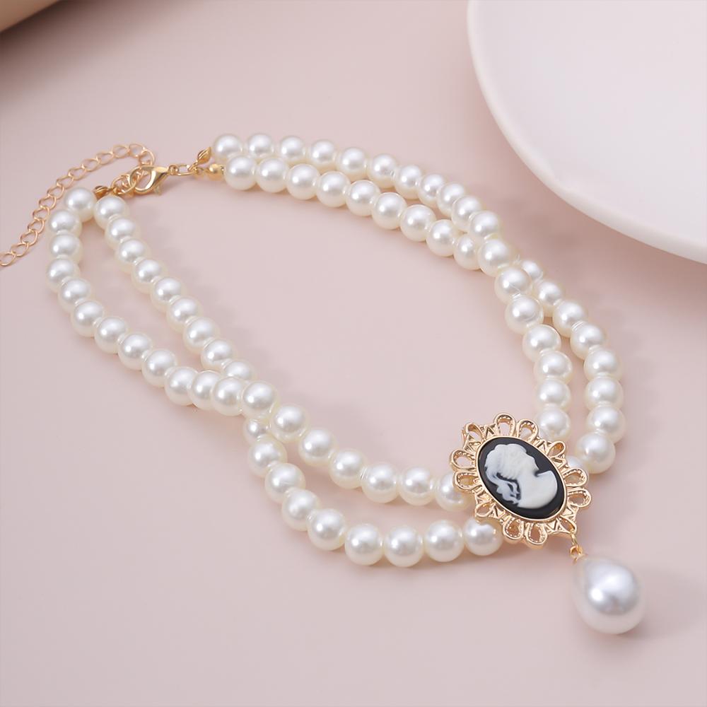 Layered Short Pearl Choker Necklace