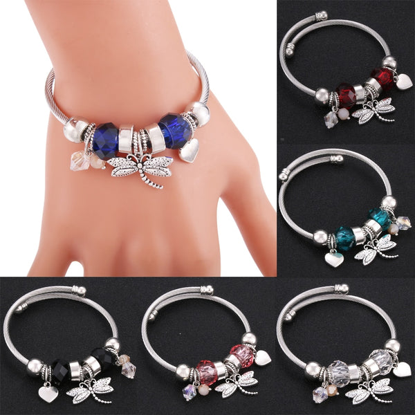 Pulsera elástica de cuentas de metal con diseño de libélula