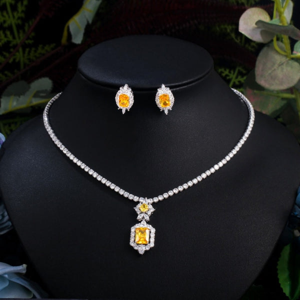 Conjunto de collar y pendientes de tenis redondos con circonitas