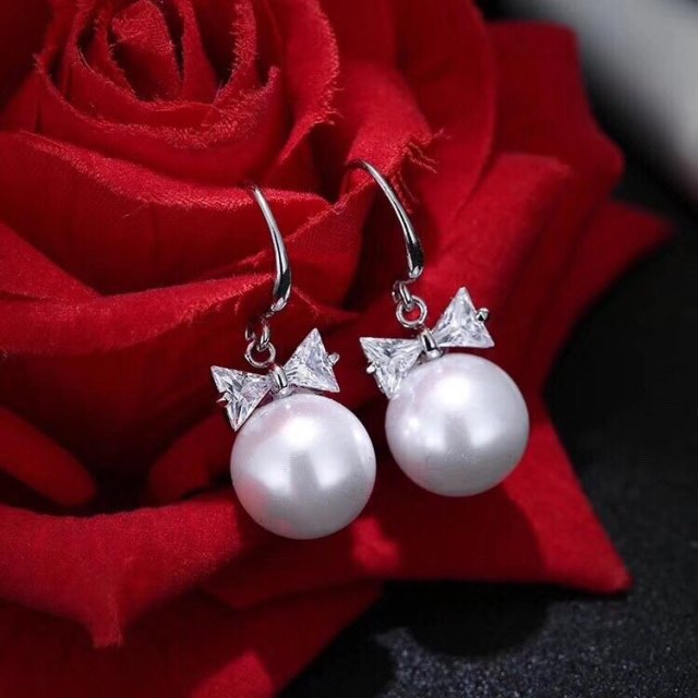 Long Pendant Alloy Glamour Women Butterfly Pendant Earrings
