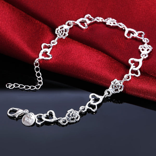 Hermosa pulsera de mujer caliente