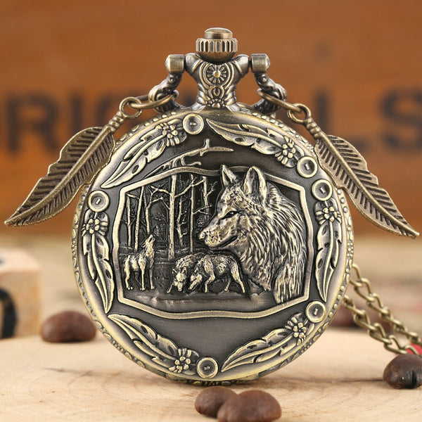 Reloj de bolsillo de cuarzo de bronce con escultura retro 3D de lobo salvaje