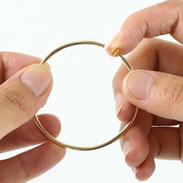 Pendientes de aro sin perforar, estilo gótico, con diseño de pata de gallo y círculos con clip.