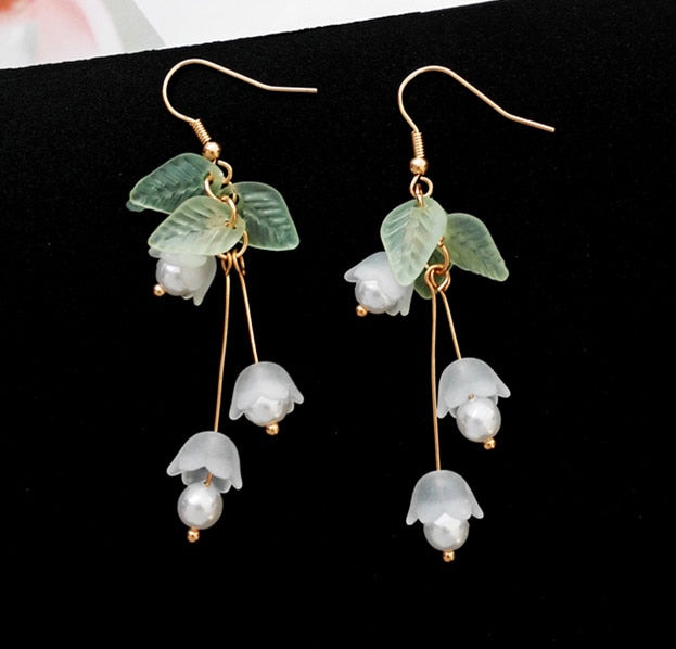 small pure and fresh and sweet girl lilies flowers earring