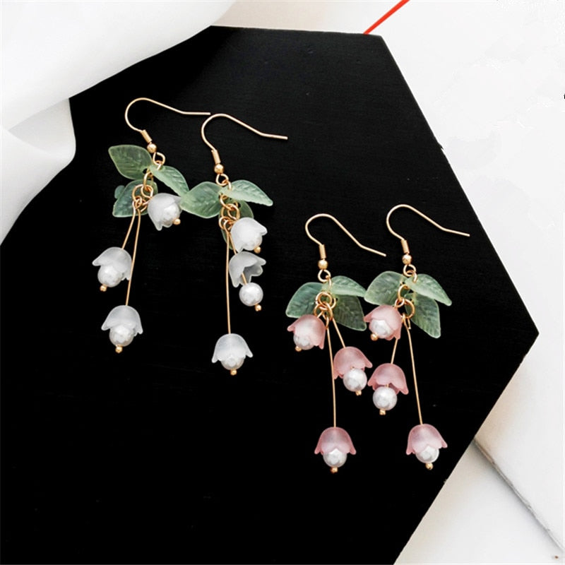 small pure and fresh and sweet girl lilies flowers earring